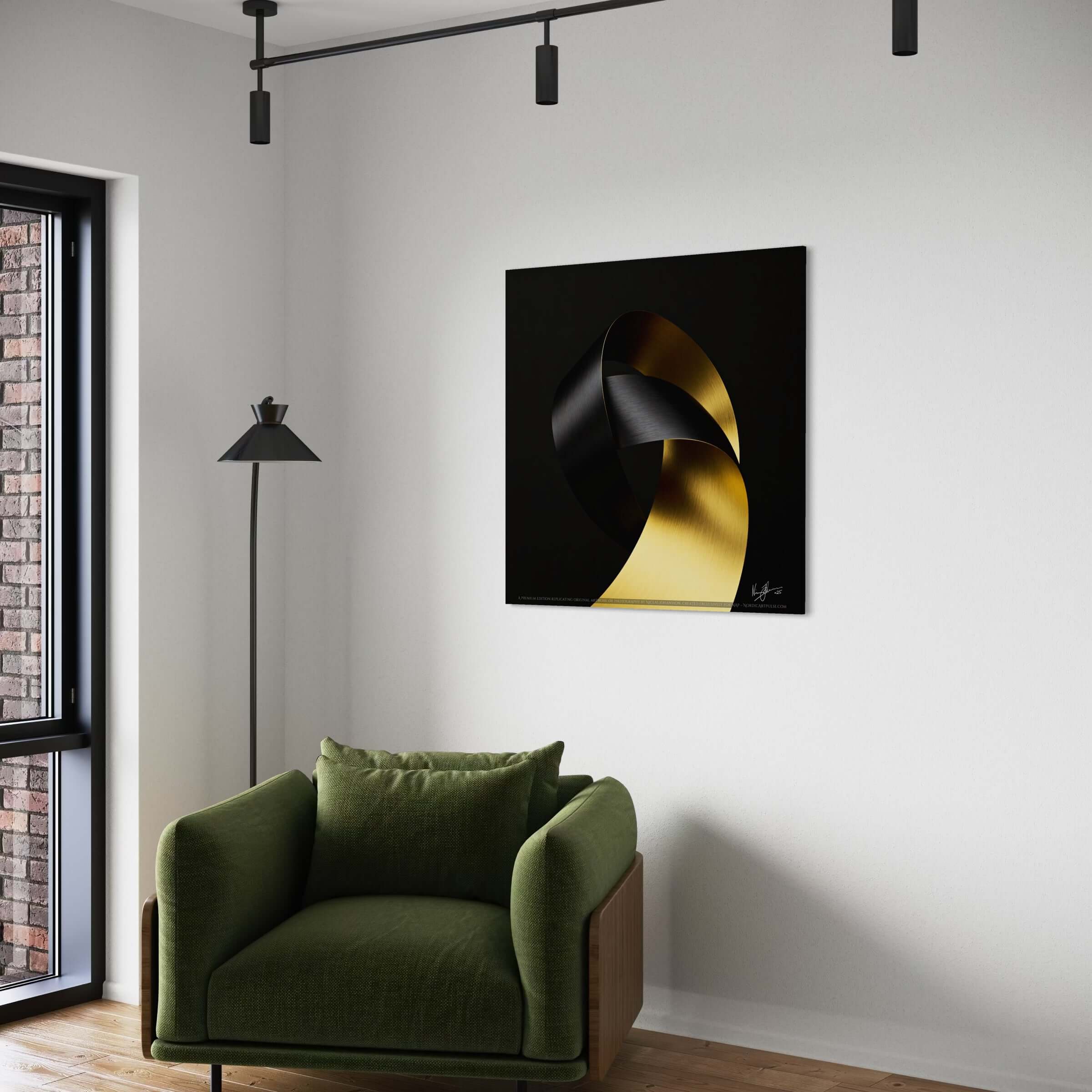 Intertwined Radiance I